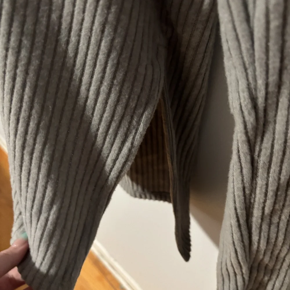 Ardene Gray V-Neck Ribbed Long Sleeve Sweater Size XS - S